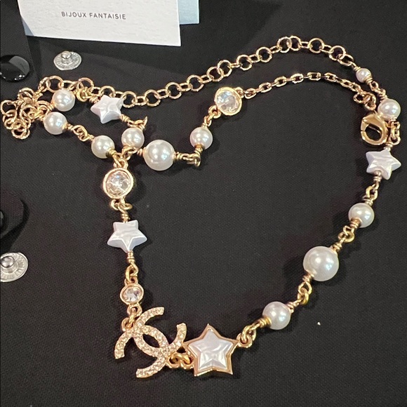 CHANEL Jewelry - Chanel Bijoux Fantaisie necklace costume pearl star crystal
